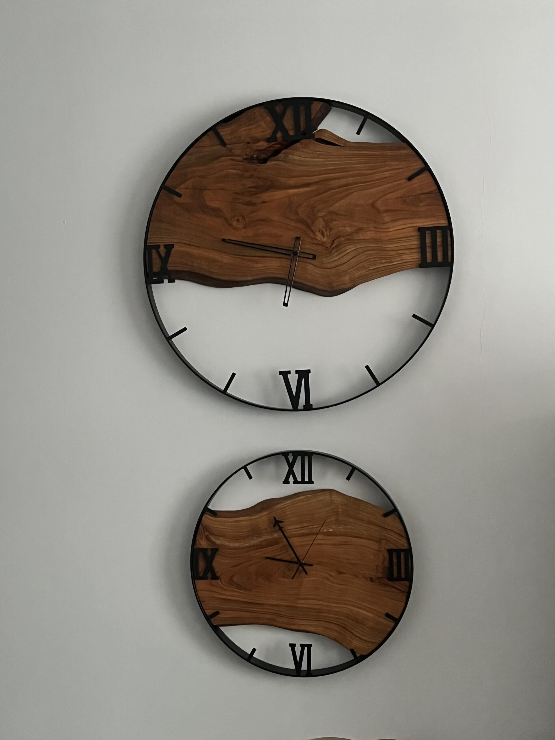Zestaw zegarów z drewna czereśni 70/50cm